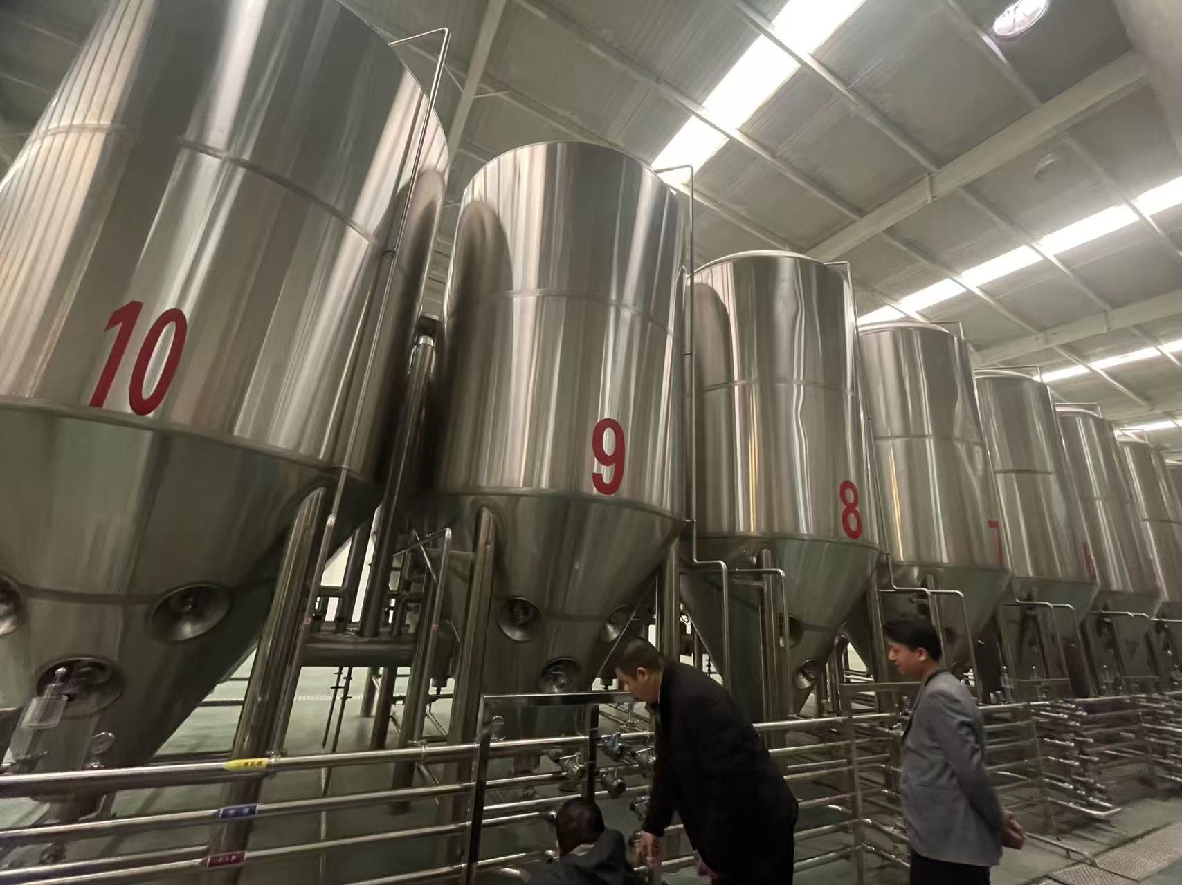 略阳精酿啤酒设备厂—平面布置、设备设计、制造、调试、培训等一条龙服务